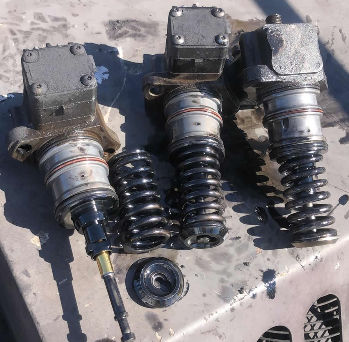 V6 DEUTZ MOTOR MAZOT POMPASI DEMONTAJI
